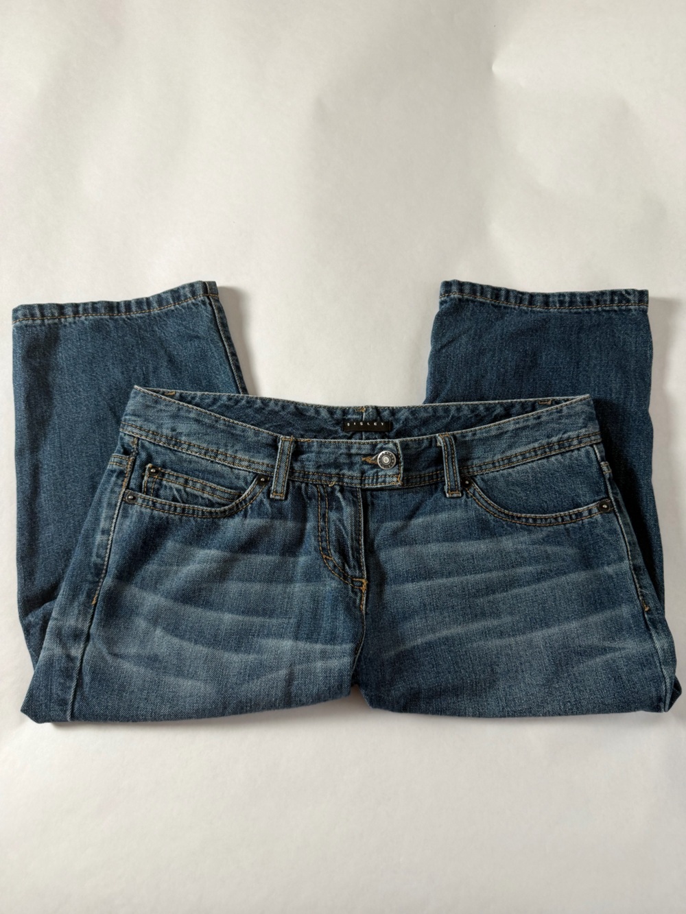 Vintage Sisley medium wash denim capris